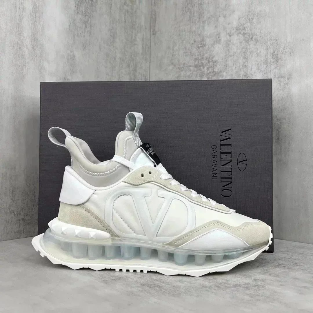 Valentino 999