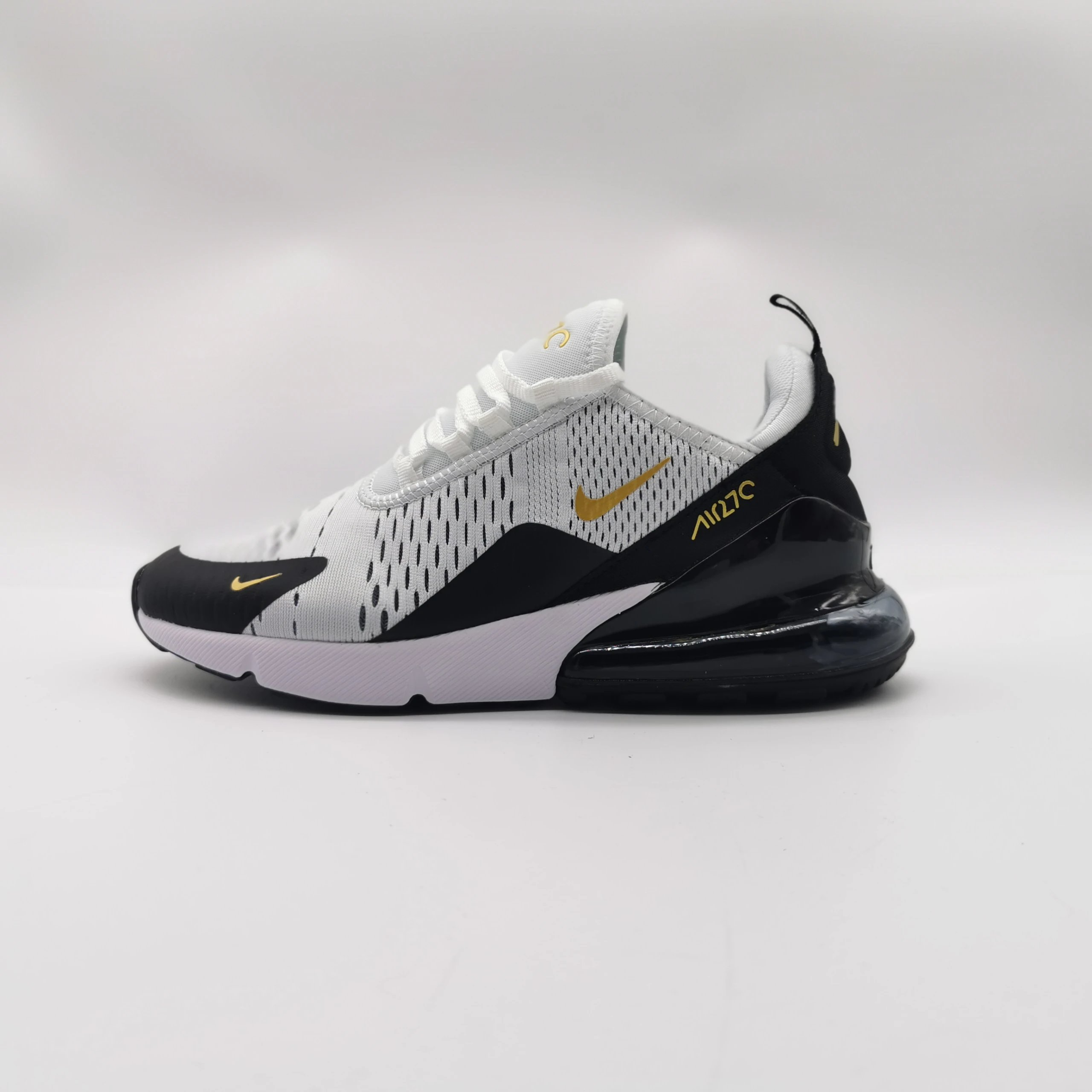 NIKE AIR MAX 270