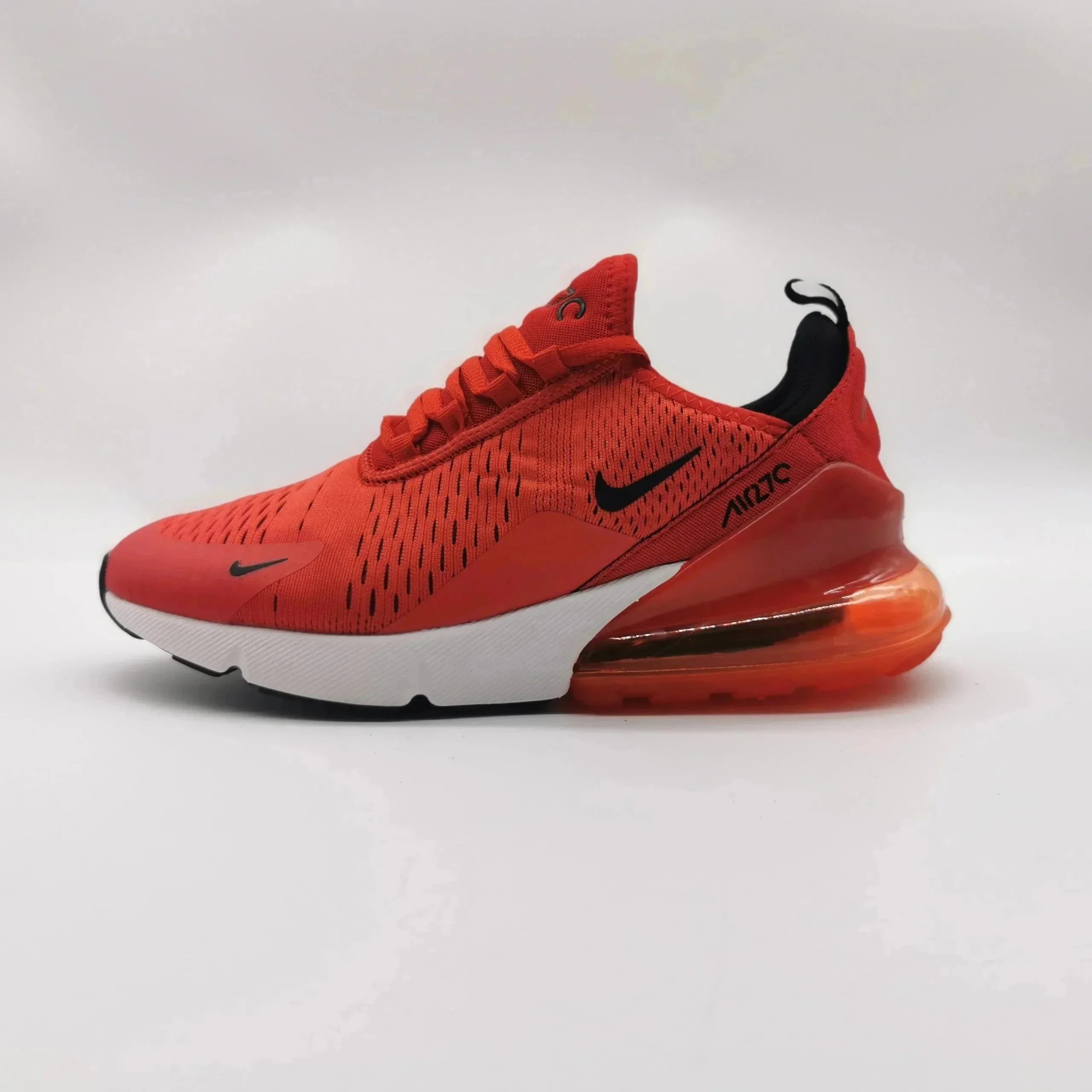 NIKE AIR MAX 270