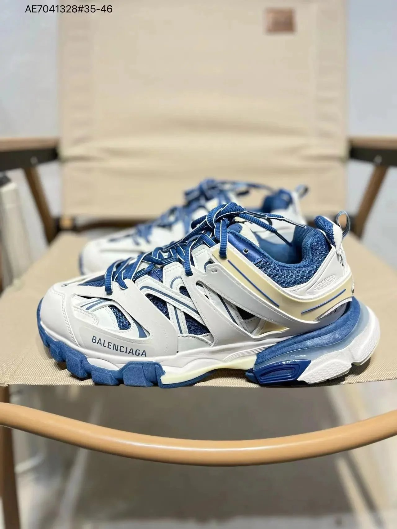 Balenciaga Tracking Light