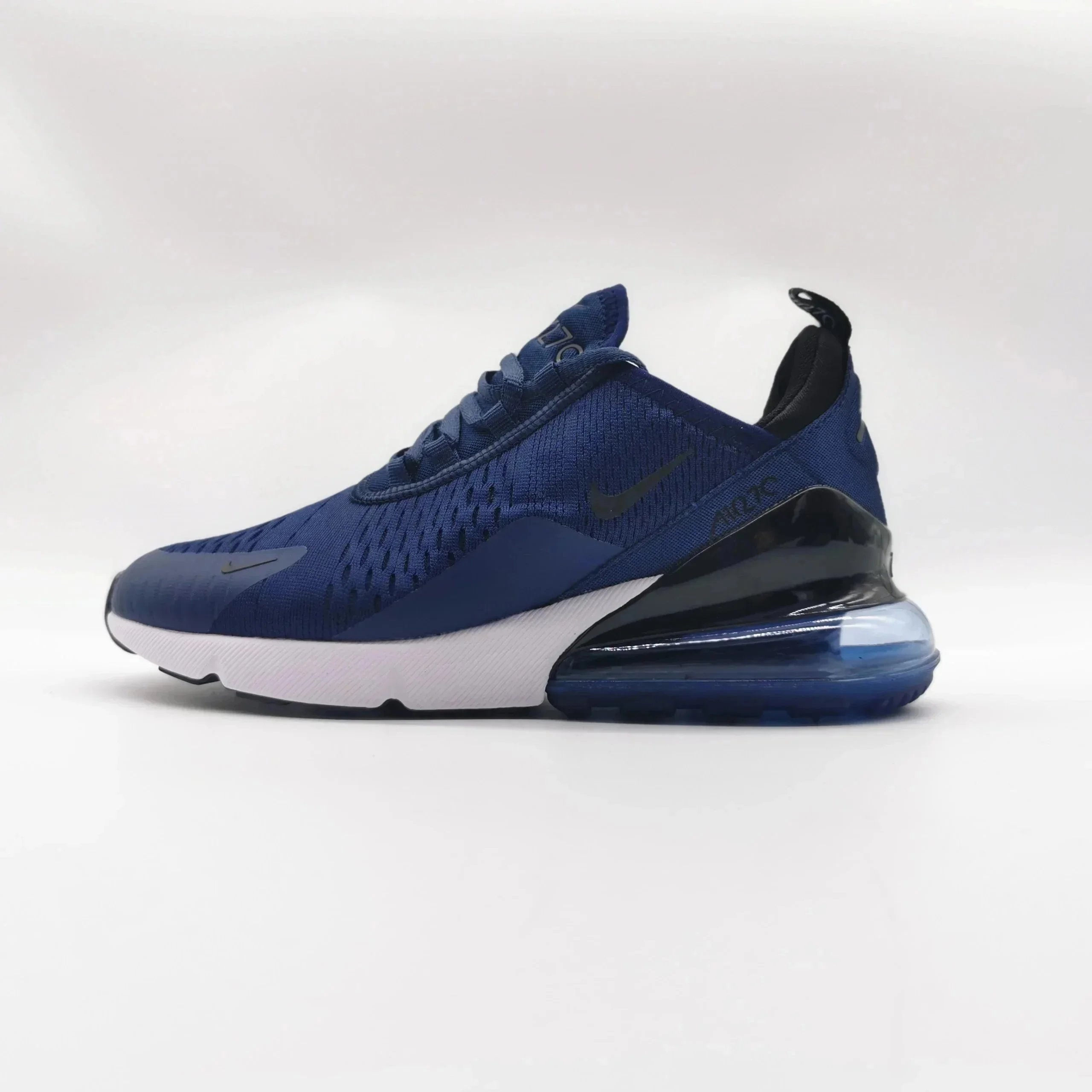 NIKE AIR MAX 270
