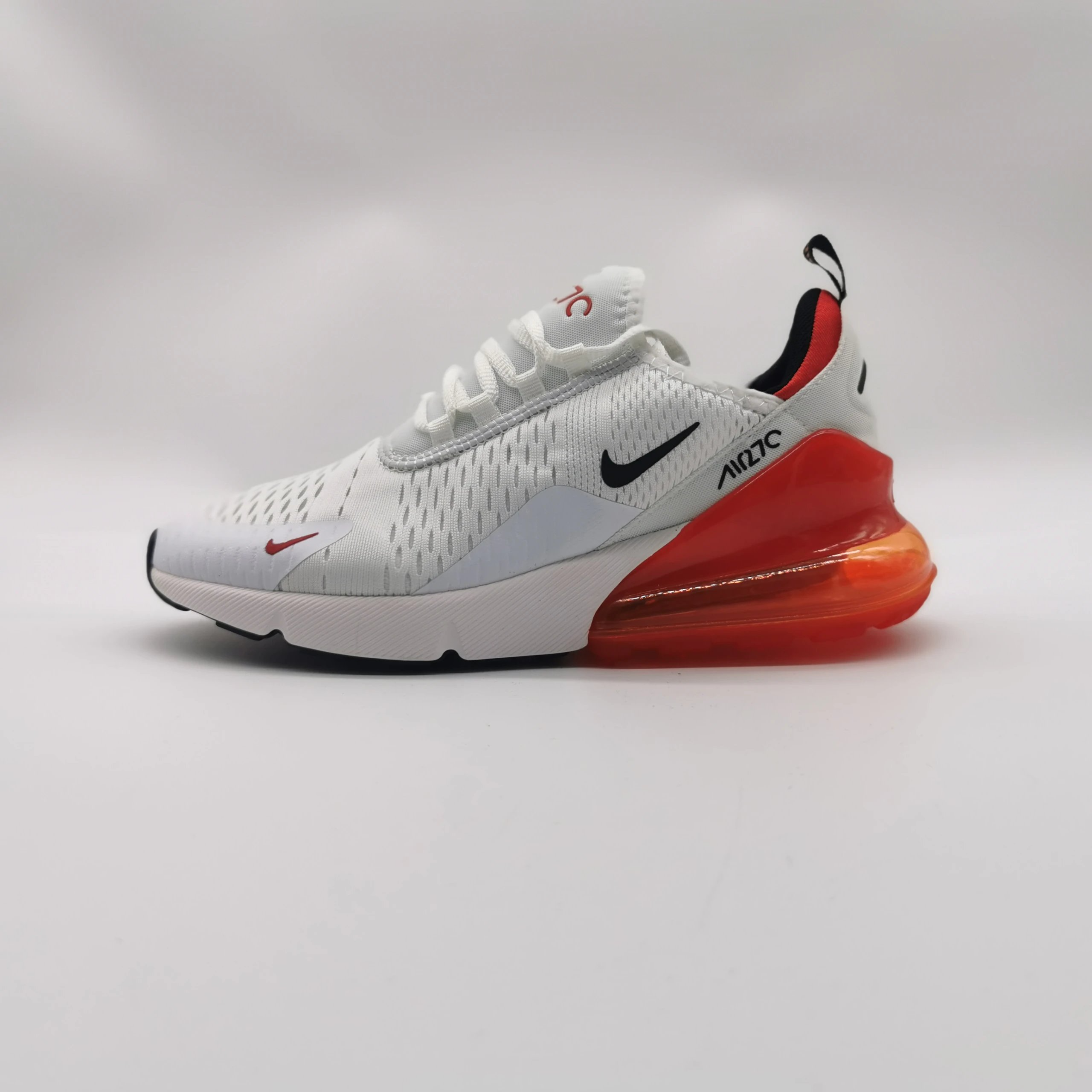 NIKE AIR MAX 270