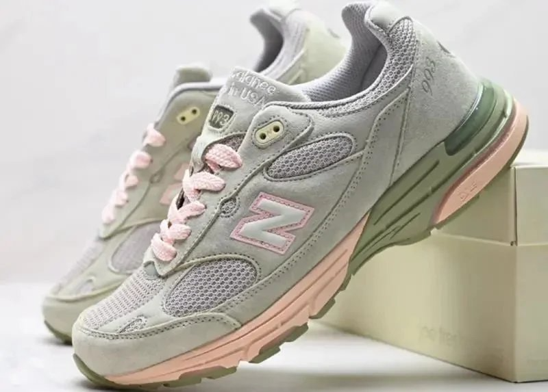 New Balance MR993