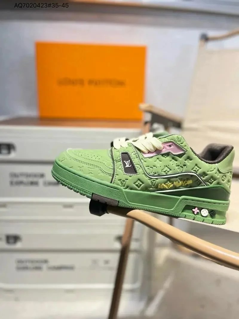 LV  Trainer