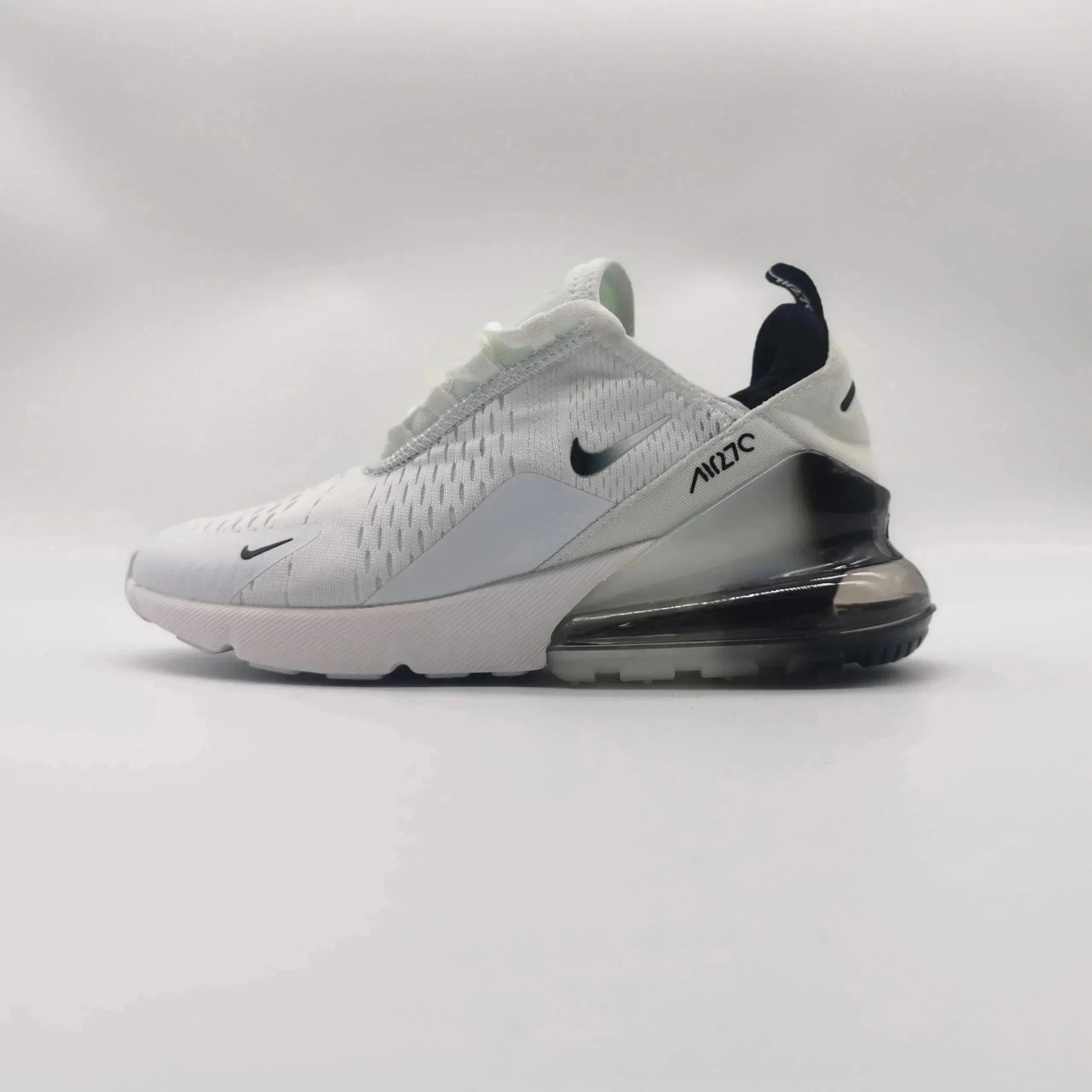 NIKE AIR MAX 270