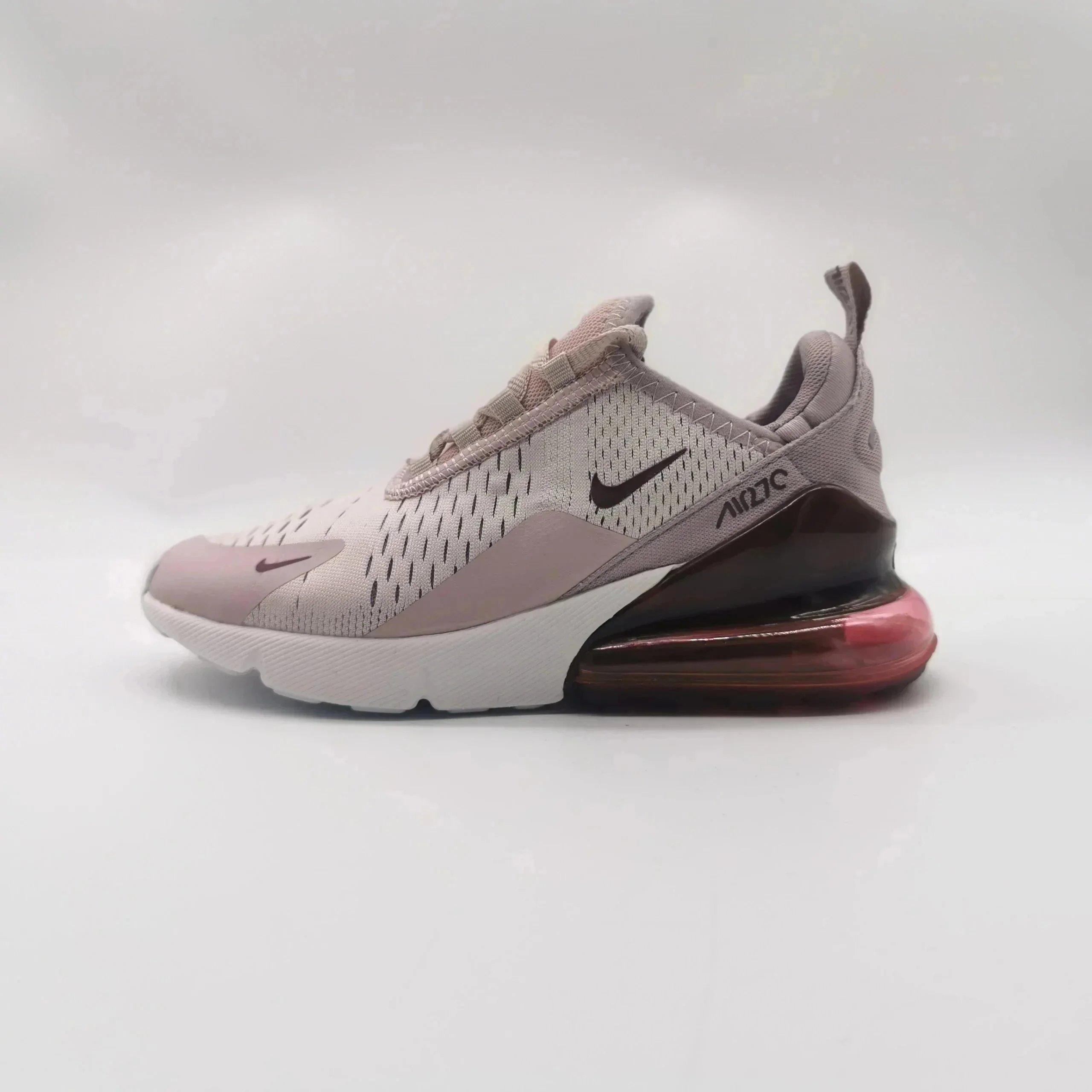 NIKE AIR MAX 270